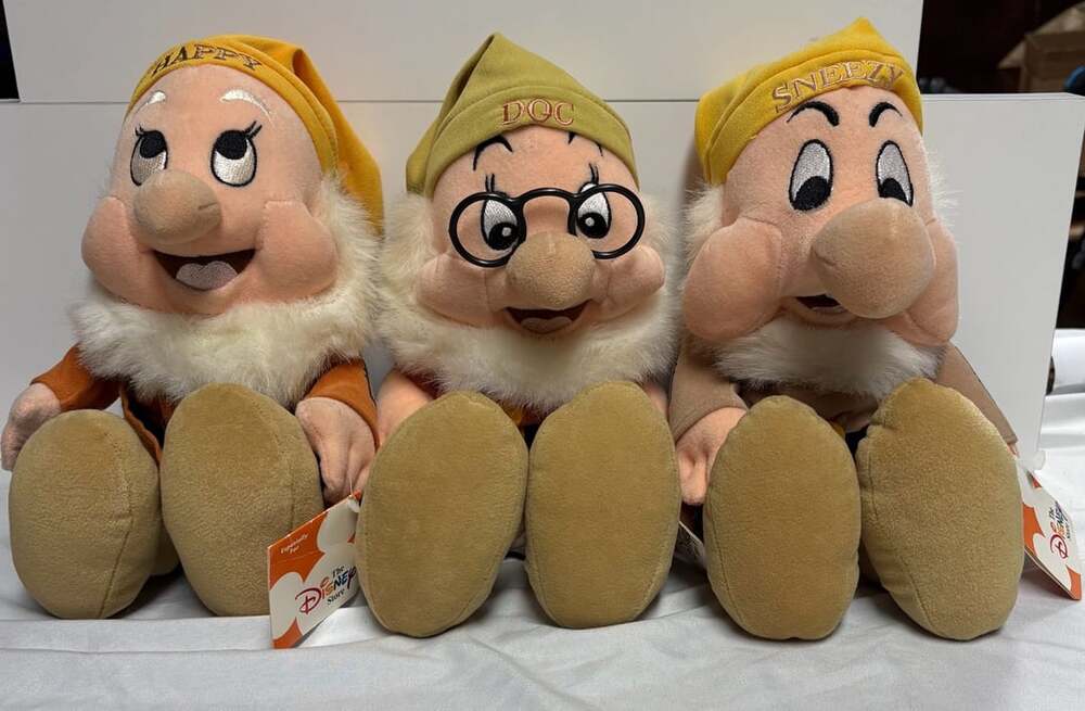 Disney Store Seven Dwarfs Happy Doc Sneezy Plush Lot Of 3